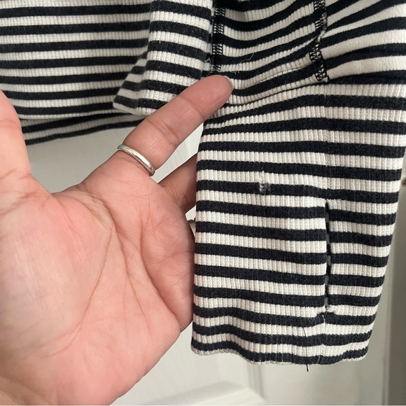 Lululemon Black And White Striped Scuba Hoodie Full Zip Jacket Woman’s Sz 8 - Picture 3 of 11